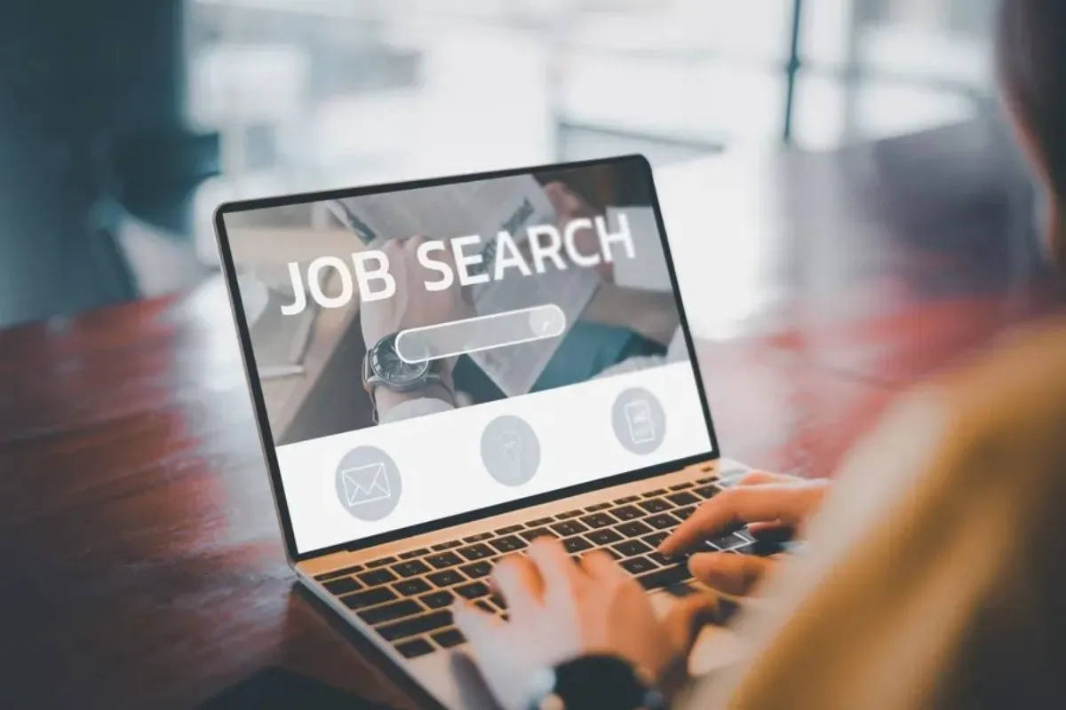 Choose the Right Entry-Level Business Career